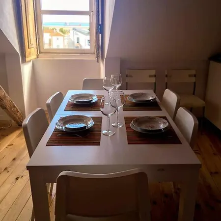 With One Bedroom In With Wonderful City View And Wifi * Setúbal
